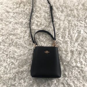 NWOT Coach Small Town Bucket Bag Black